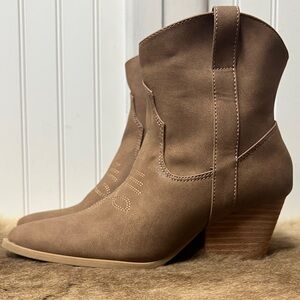 Rachel Zoe Western Ankle Boots 7.5 Booties